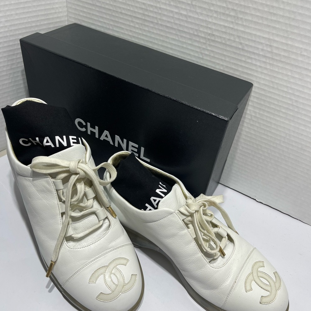 Chanel White Shoes size 8 comes with box and dust bags. - Picture 9 of 12